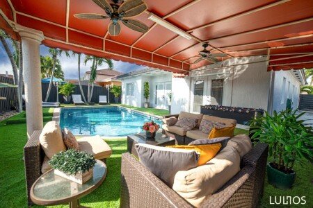 House 4 bedrooms, with pool
