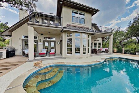 House 5 bedrooms, with pool