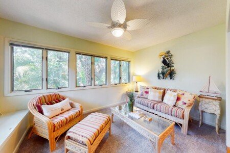 House 6 guests, with garden