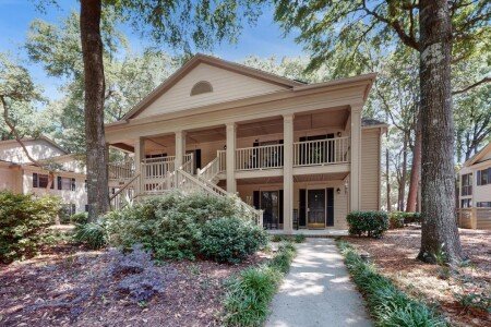 House 2 bedrooms, with pool