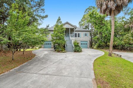 House 4 bedrooms, with pool