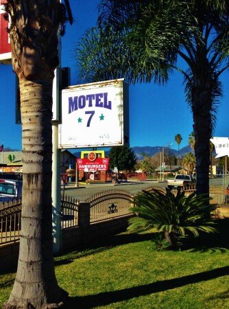 Hotel con jardín