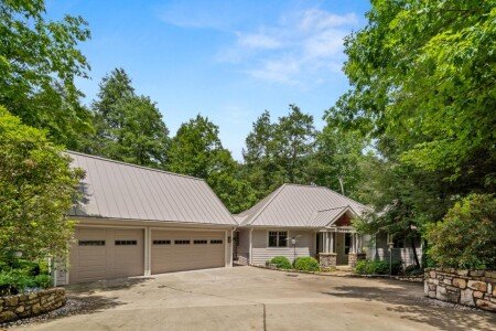 House 4 bedrooms, with jacuzzi