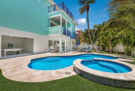 House 1 bedroom, with jacuzzi