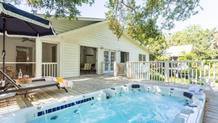 House 4 bedrooms, with jacuzzi