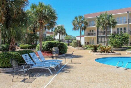 Apartment 2 bedrooms, with pool