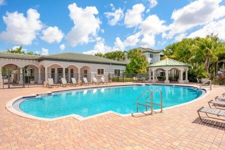 Apartamento 8 huéspedes, con piscina