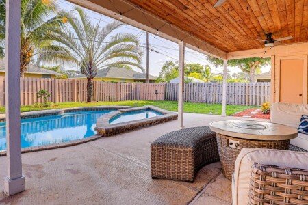 House 3 bedrooms, with pool