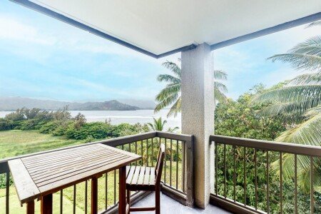 House 2 guests, with jacuzzi