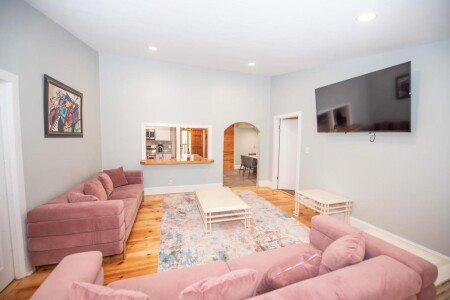 House 22 guests, with air conditioning