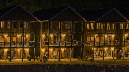 House 14 guests, with air conditioning