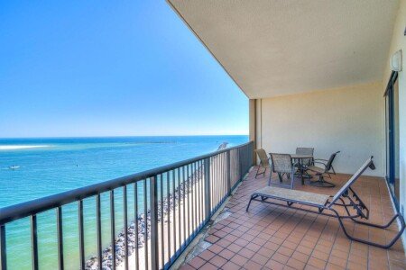 House 2 bedrooms, with pool