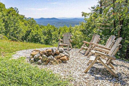 House 4 bedrooms, with jacuzzi