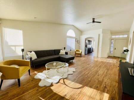 House 3 bedrooms, with pool