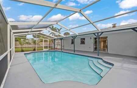 Ferienhaus 3 Schlafzimmer, mit Pool