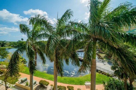 House 4 guests, with jacuzzi