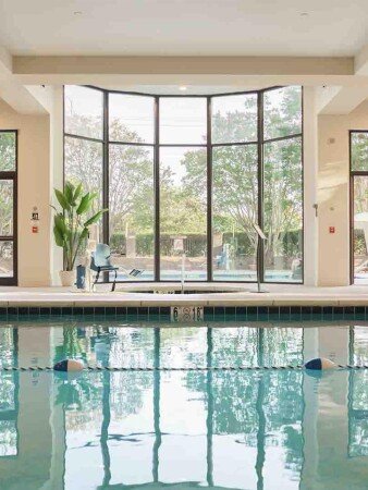 Hotel with jacuzzi