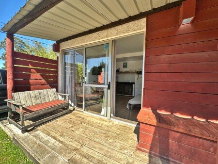 House 4 guests, with pool