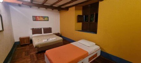 Hostel 8 guests, with garden