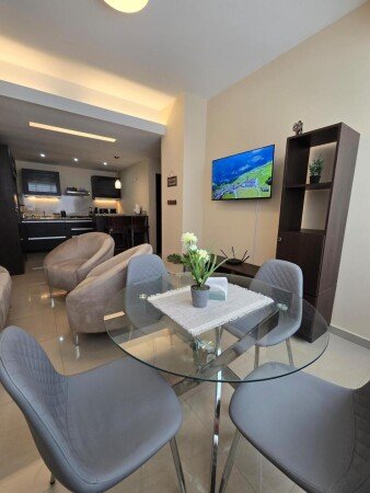 Apartamento 2 habitaciones, con jardín