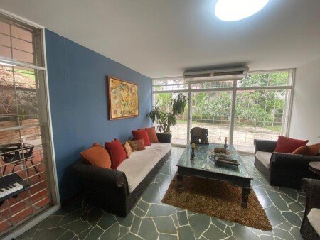 Casa 1 habitación, con jardín