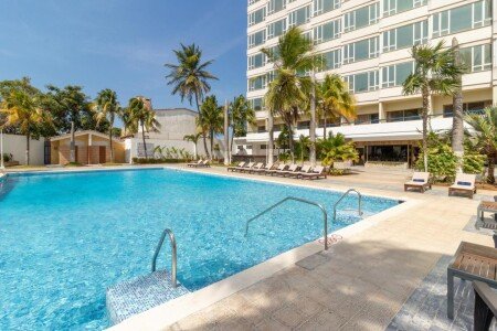 Hotel con piscina