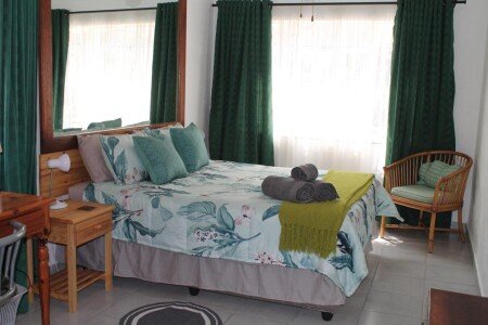 House 2 bedrooms, with pool