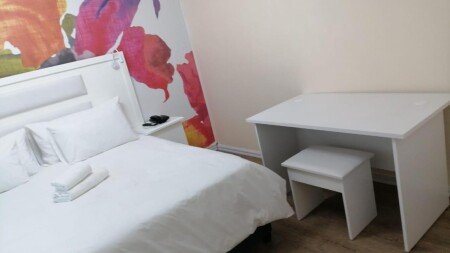 Apartment 9 guests, with jacuzzi