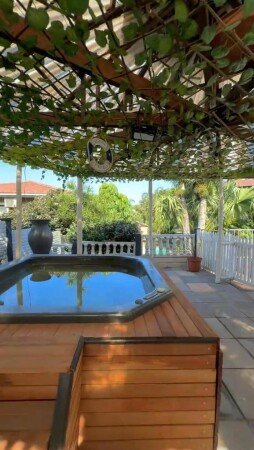 Villa 6 guests, with jacuzzi