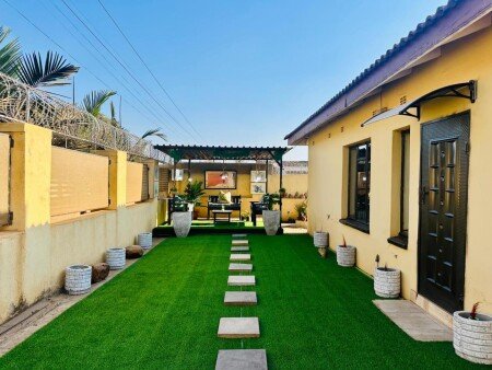 House 4 bedrooms, with jacuzzi