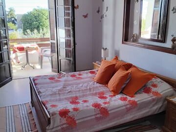 Room 5 guests, with wifi