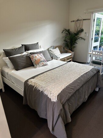 Room 1 guest, with garden