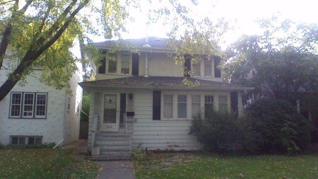 Room 2 guests, with garden