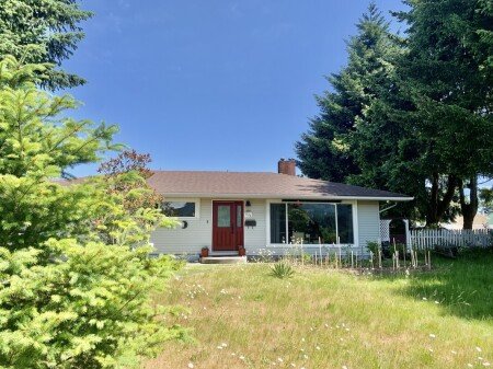 Room 8 guests, with garden