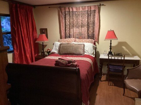 Room 4 guests, with garden