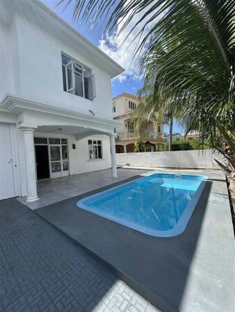House 2 bedrooms, with pool