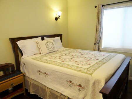 Room 3 guests, with garden