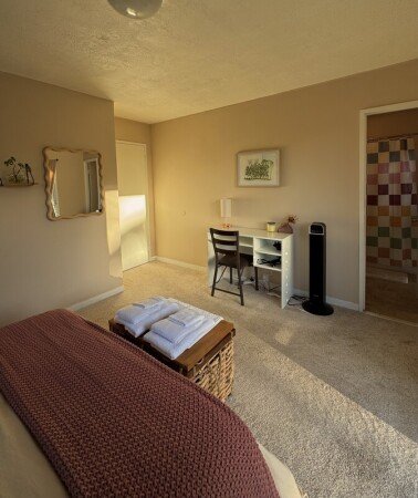 Room 2 guests, with garden