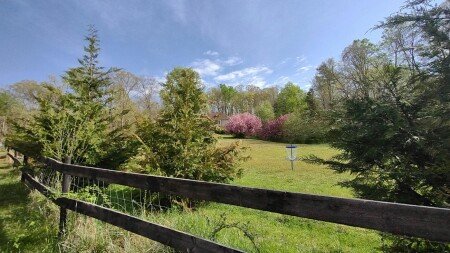 Room 1 guest, with air conditioning