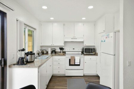 Room 1 guest, with air conditioning