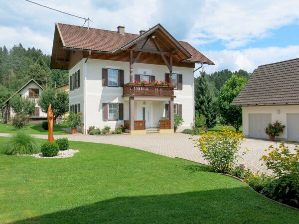 Casa 3 camere, con giardino