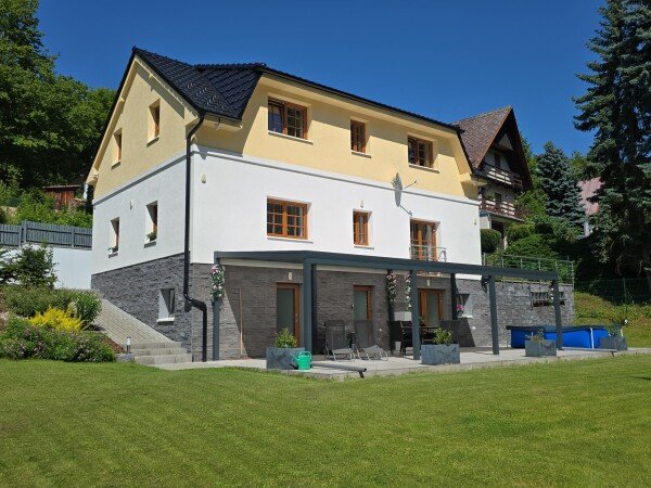 House 3 bedrooms, with pool