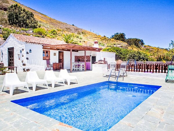 Maison de campagne cozy, 2 chambres, avec piscine