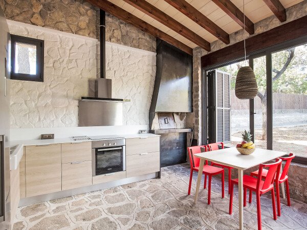 Maison de campagne confortable, 2 chambres, avec piscine
