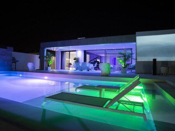 https://lkb-images.s3.rbx.io.cloud.ovh.net/interhome/es/ES9420.372.1/001.jpg