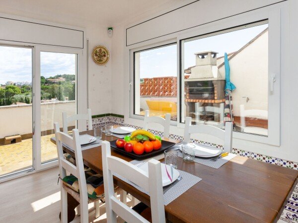 Casa 5 habitaciones, con jardín