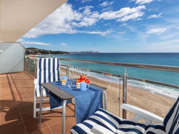 Apartment 3 bedrooms, with sea view