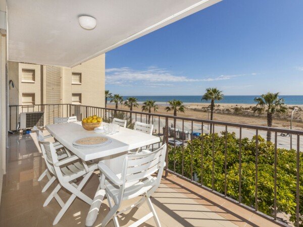 Appartement confortable, 4 chambres, avec vue sur mer