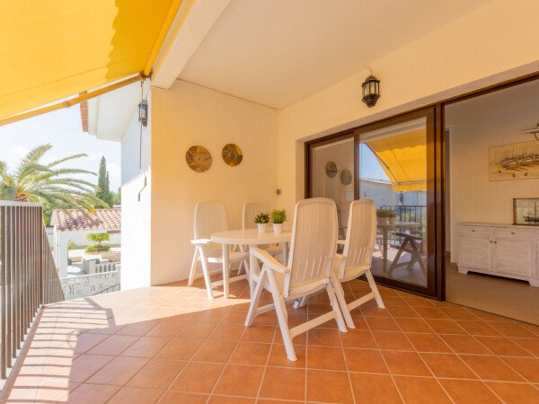 Apartamento 3 habitaciones, con jardín