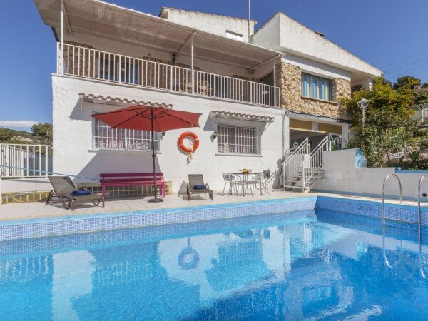 Ferienhaus 4 Schlafzimmer, mit Pool